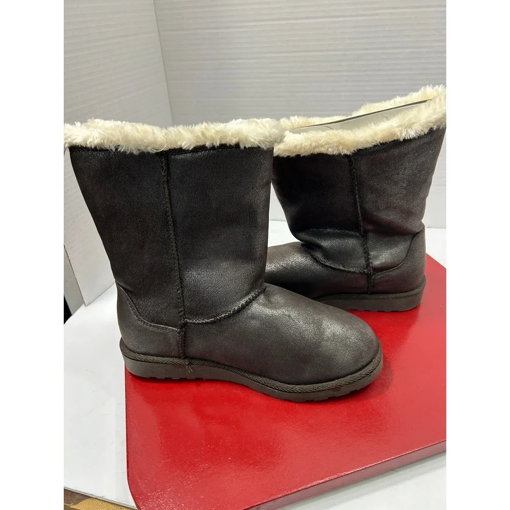 SO Metallic Mid-Calf Boots 6 Pewter Faux Fur Trim Button Cozy Cabin Y2K